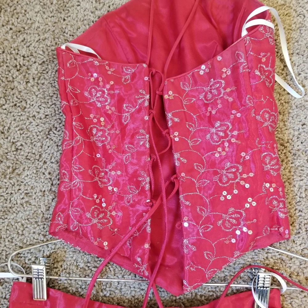 COPY - Beautiful 2 piece red formal - Picture 3 of 5